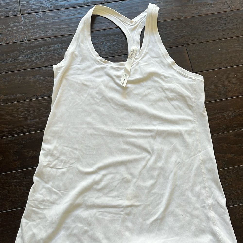 Lululemon sz 10 white cool tank